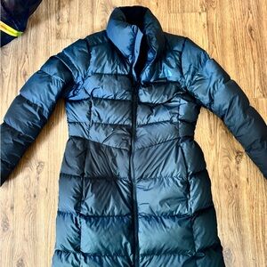 The North Face Women's Navy Puffer Jacket
